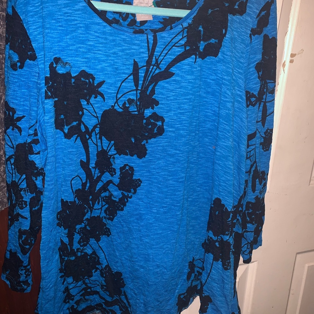 Nice long sleeve top. Royal blue and black